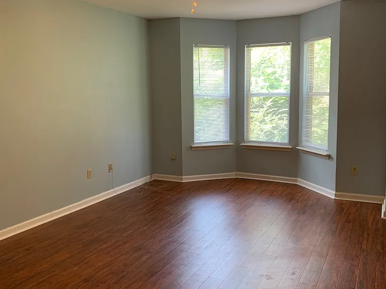 1742 Nestlewood Ln — Photo 18