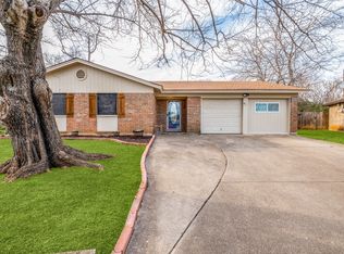 6051 Hill Ct, Watauga, TX 76148
