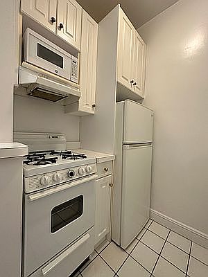 2nd image of 428 E 81st St APT 2A