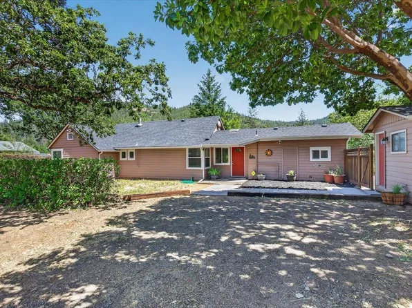 125 Hudspeth Ln, Shady Cove, OR 97539