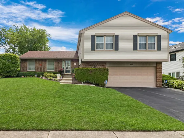 765 Beechwood Dr, Lake Zurich, IL 60047