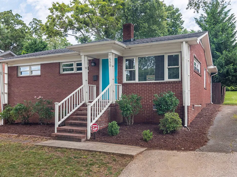 550 W Kingston Ave
