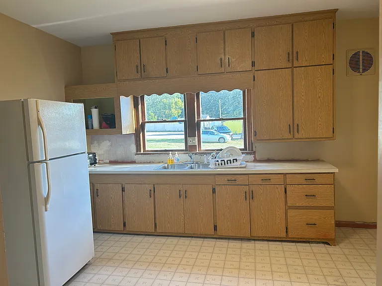 220 N Main St — Photo 2