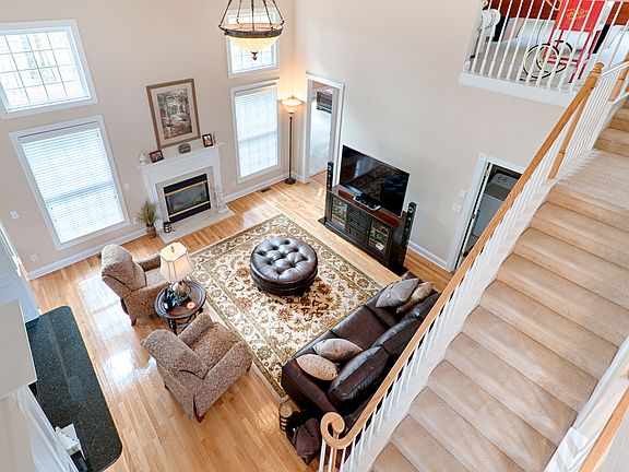 5th image of 1901 Chestnut Hill Dr