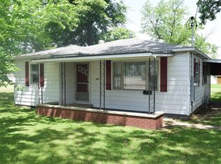 806 E Emmons St, Robinson, IL 62454