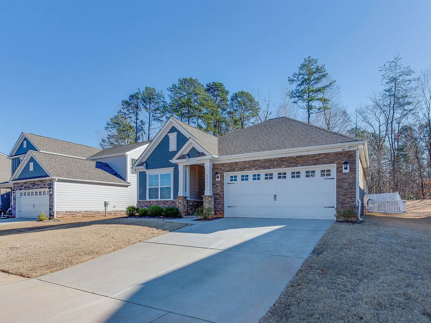 Move in ready and newer Mt. Holly ranch home that has it all! — Photo 2