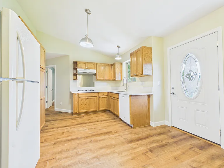 245 Johnson St — Photo 9