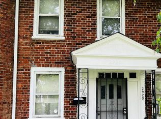 2920 W Octagon Rd, Camden, NJ 08104