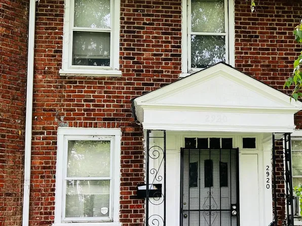 2920 W Octagon Rd, Camden, NJ 08104