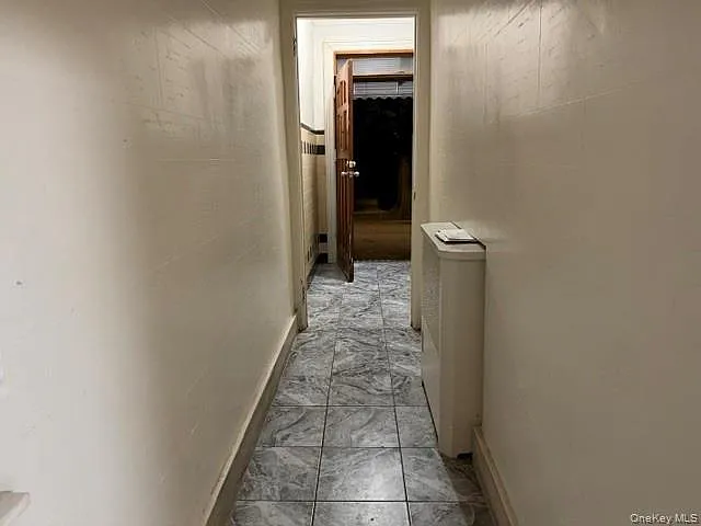 2 bed, 1.0 bath, 2071 sqft, $2,300 — Photo 4