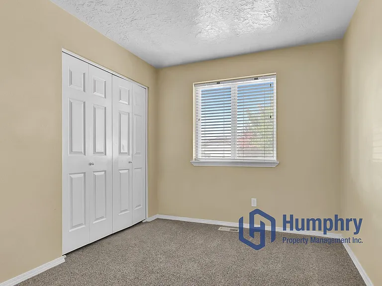 157 W Rockford St — Photo 24