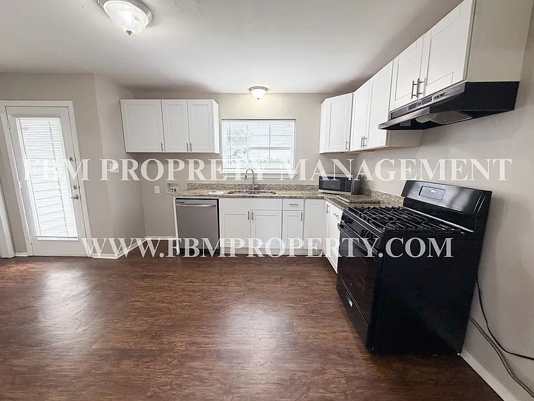 136 Highland Dr — Photo 5