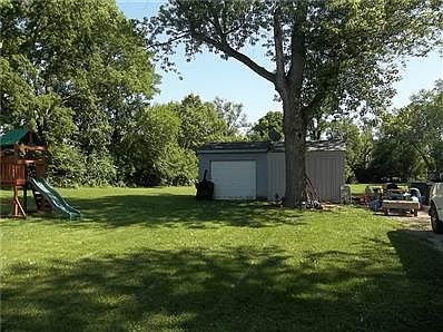 3rd image of 3341 Newhart St