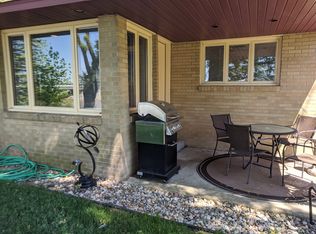 2471 N Lakeview Dr, Sanford, MI 48657