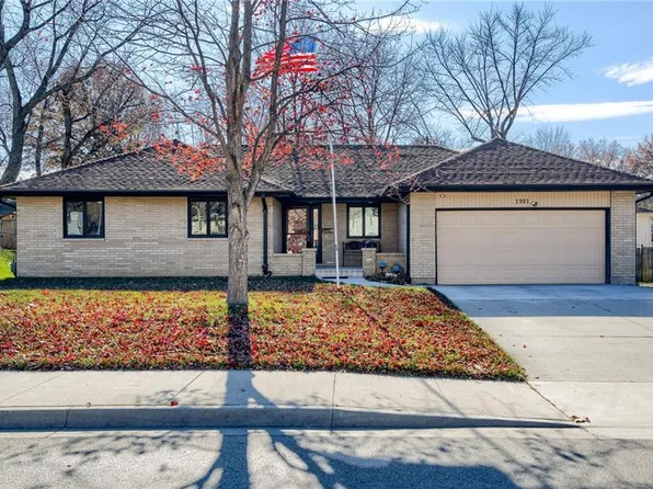 1901 SW 3rd St, Lees Summit, MO 64081