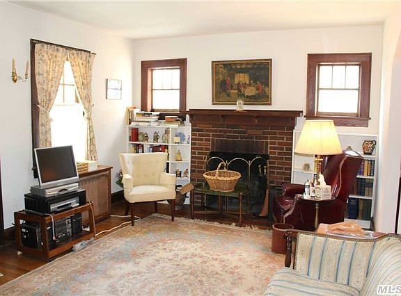 4th image of 25 Huntington Ave