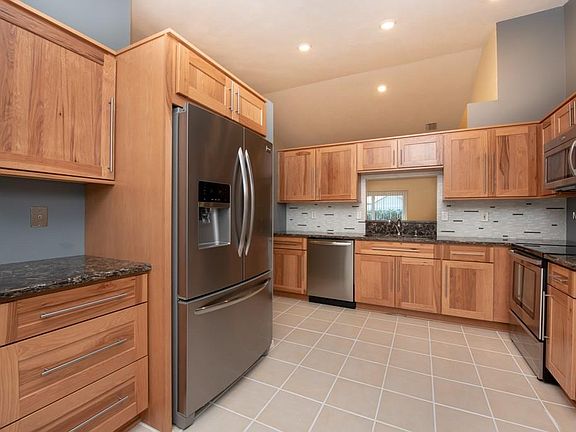 4th image of 1483 Brier Ct