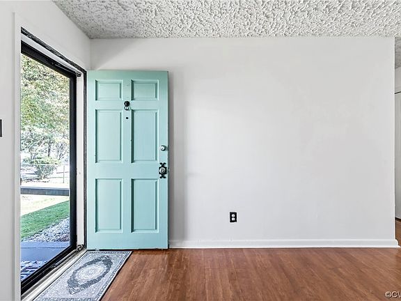 3rd image of 1409 Ashley St