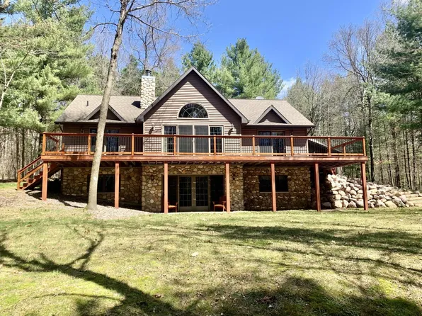 Rustling Pine Ct, Abrams, WI 54101