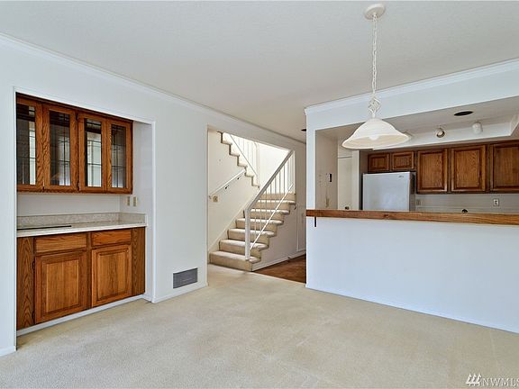 5th image of 401 100th Ave NE APT 313
