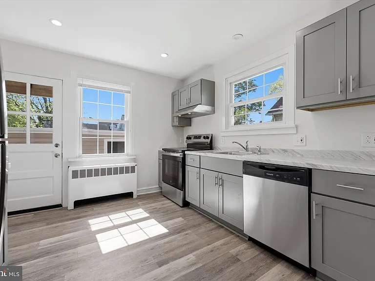 604 Grant Ave #1 — Photo 13