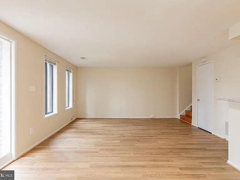 18728 Nathans Pl — Photo 14