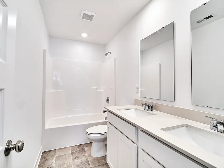 404 W Monroe St — Photo 45