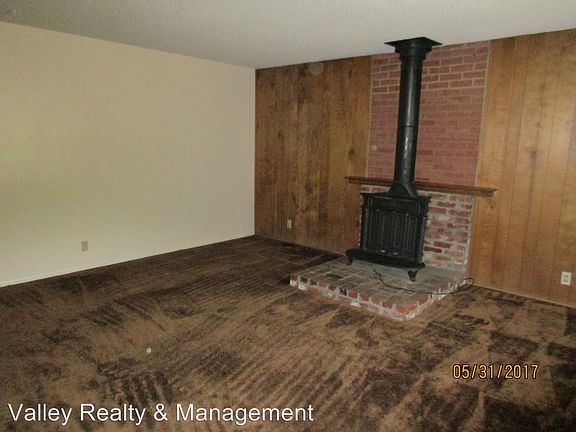 3rd image of 1903 Beverly Dr