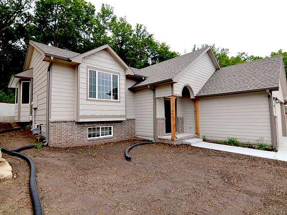 3rd image of 4729 Plumthicket Dr