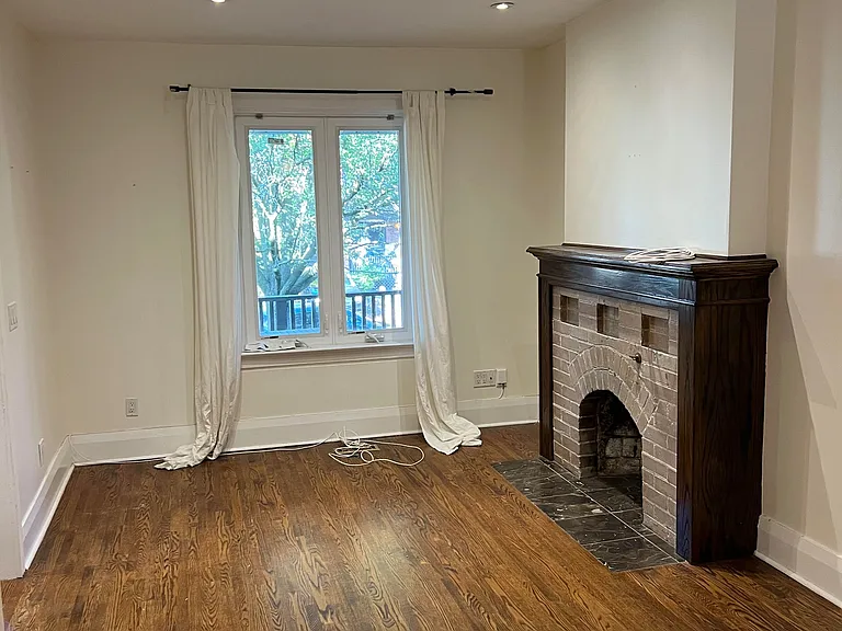 121 Maplewood Ave — Photo 9