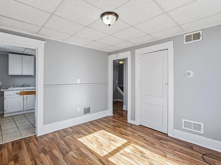 921 15th Street — Photo 10