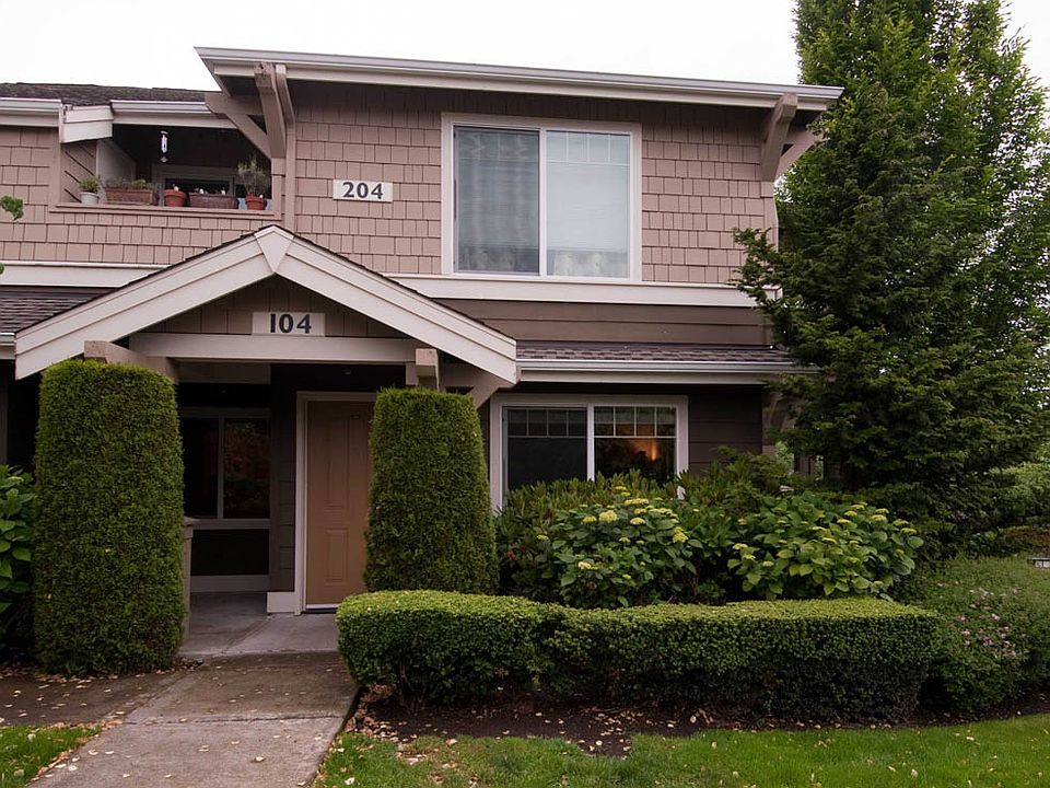 1st image of 1905 24th Ave NE APT 104