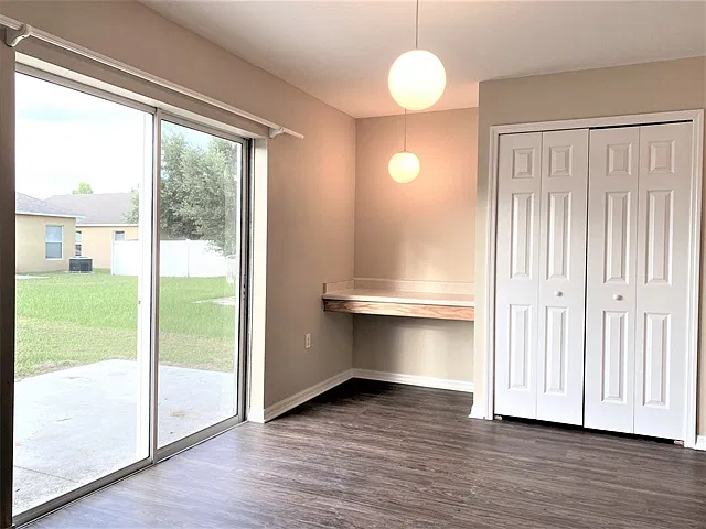 4 bed, 2.5 bath, 1915 sqft, $2,355 — Photo 4