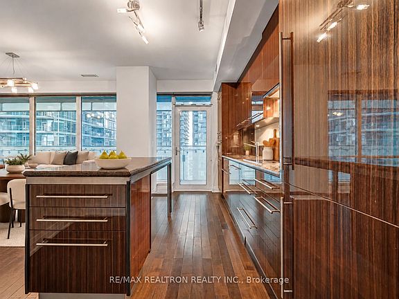 4th image of 80 John St #2206