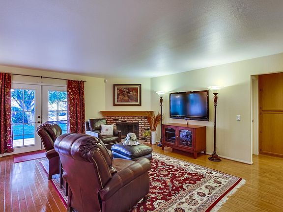 5th image of 3949 Stanford Dr