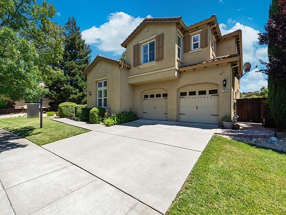 2nd image of 1066 Winterwood Drive