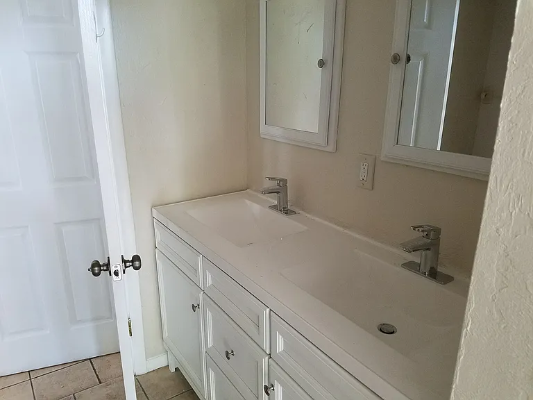 1956 Golfview Ave — Photo 15