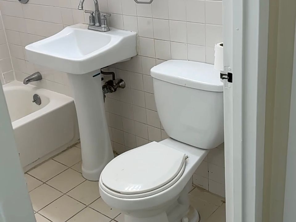2nd image of 175 Clare Ave #4