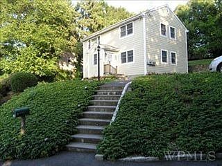 2nd image of 19 Lawrence Ave