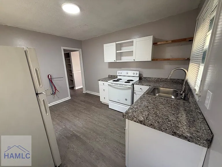 197 Evelyn Ave — Photo 3