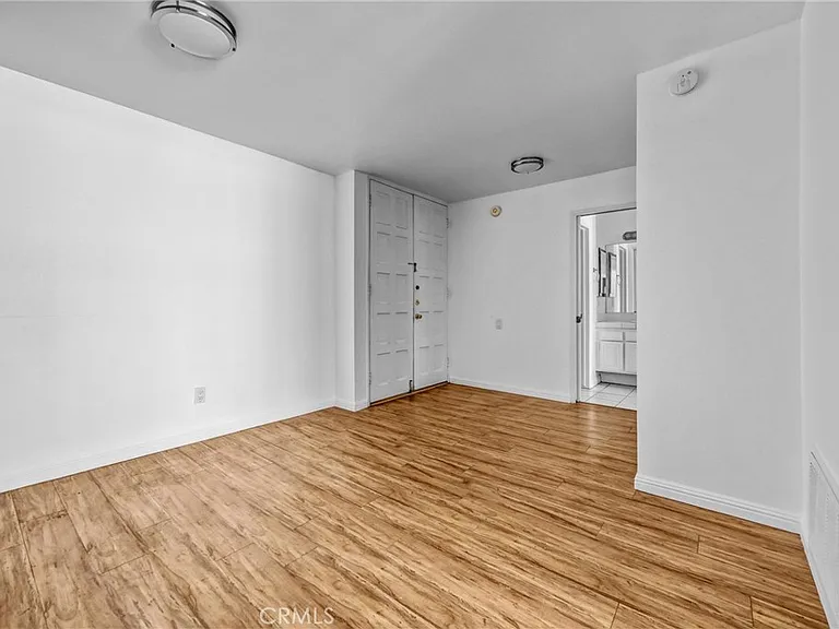 5334 Lindley Ave #319 — Photo 3