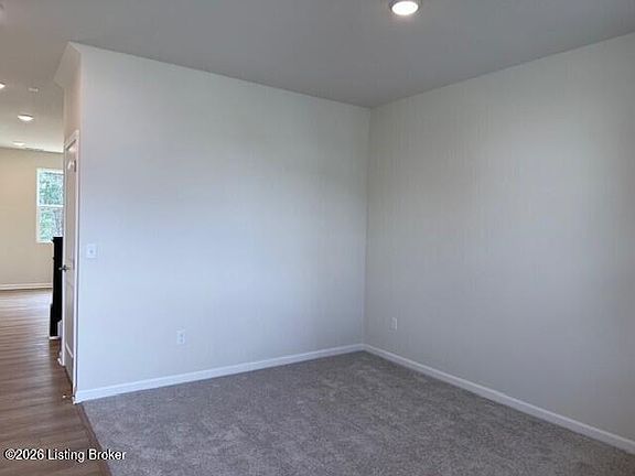 4th image of 8300 Fairmount Rd
