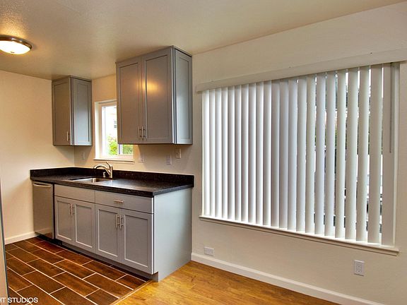 Dining room & kitchen