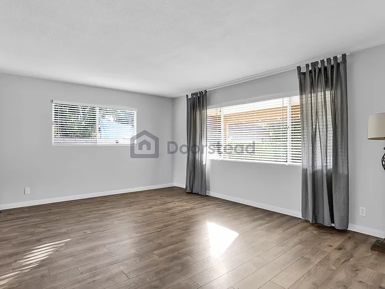 5103 W 7th St #B — Photo 8