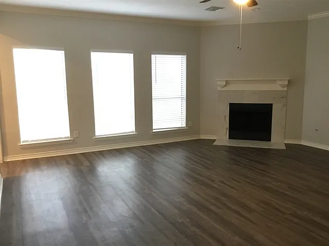 4 bed, 3.5 bath, 3417 sqft, $3,095 — Photo 4
