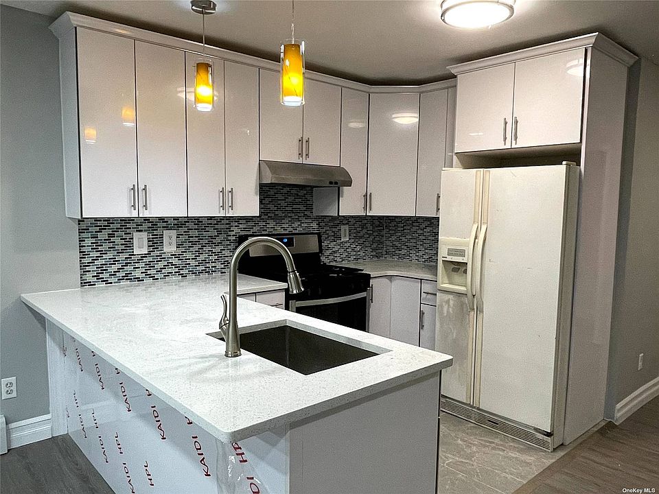 1st image of 61-17 163rd St Floor 1