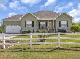 87 Hembree Dr, Guntersville, AL 35976