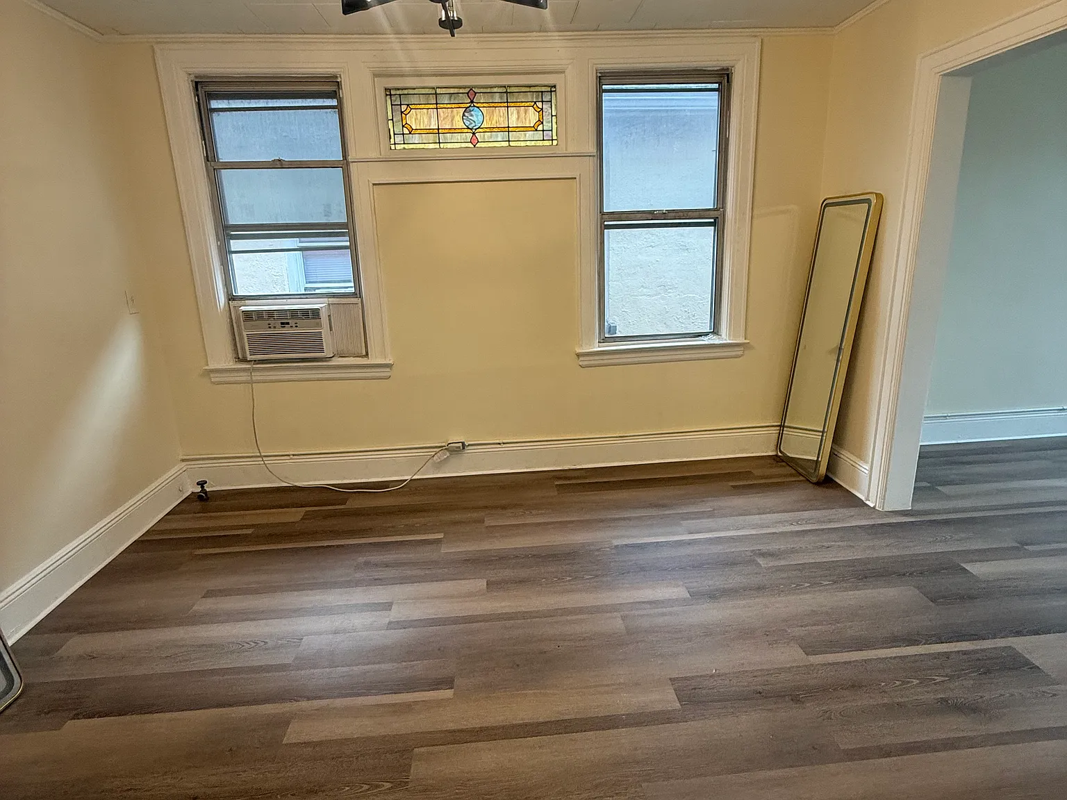 2 bed, 900 sqft, $2,700 — Photo 4