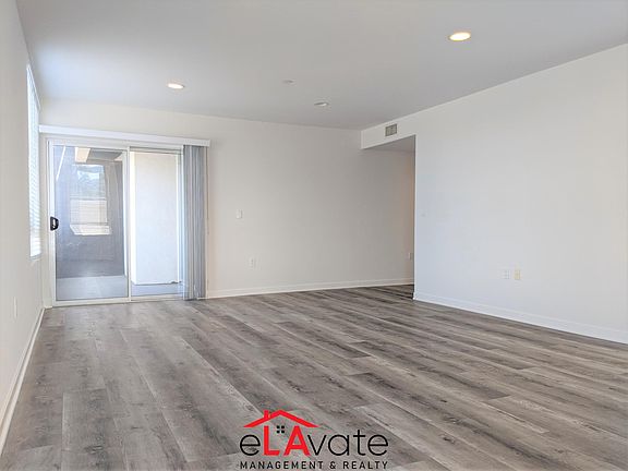 2nd image of 5143 White Oak Ave #103
