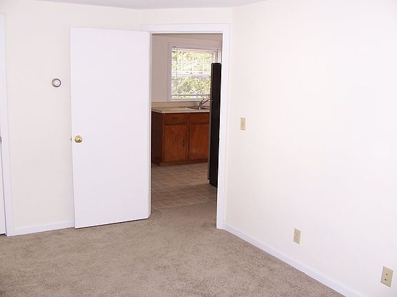 3rd image of 206B E 11th St